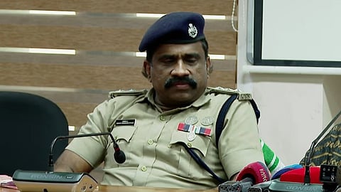 vadakara dysp aumesh suspended