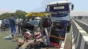 11 dead in collision between van and cement mixer vehicle