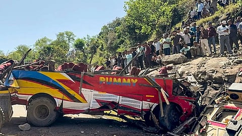 jammu kashmir bus accident; pm announced an ex gratia of families of those killed and injured in the accident
