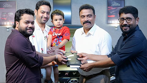 producers gift car to mohiniyattam director