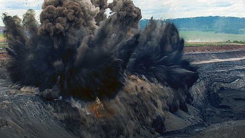 82 dead in china coal mine gas explosion