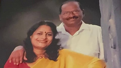 couple found dead inside home kollam