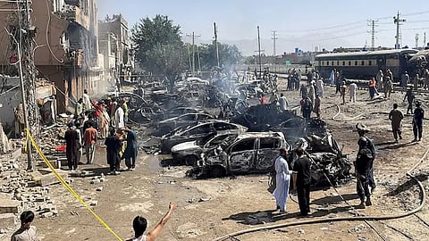 suicide bombing in pakistan updates