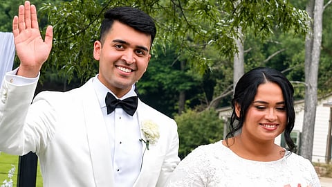 
Groom dies in helicopter crash on wedding day; bride seriously injured