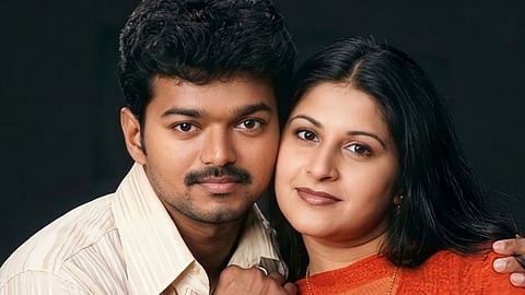 actor cm vijay wife sangeetha reconciliation divorce case settlement