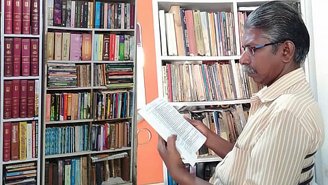  Home Library: Artist Rajan builds 1000-book reading haven