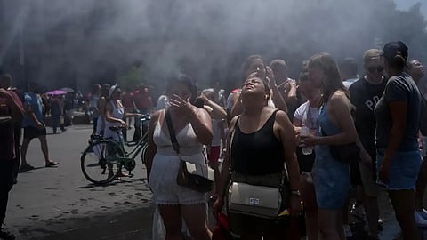 Temperatures exceed 41 degrees; Berlin sprays water cannons on residents