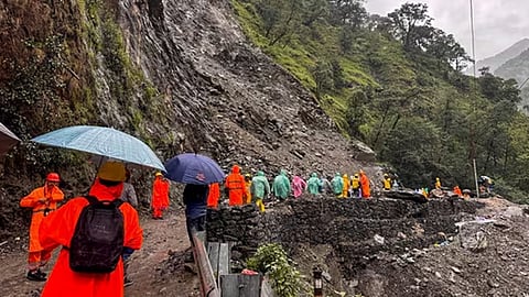 Debris from the landslide on the Kedarnath route is being cleared under the supervision of the State Disaster Response Force