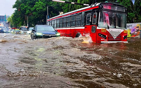Mumbai city waterlogged; coming hours are crucial.