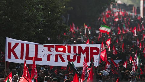 Iranian people turn mourning march into revenge; stone-throwing protests