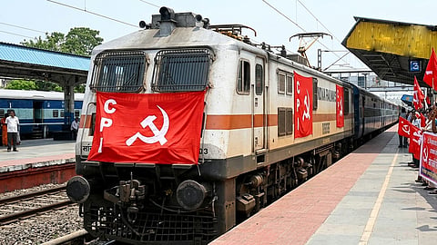 cpi-rents-special-train-for-delhi-protest-pays-9-lakh-advance