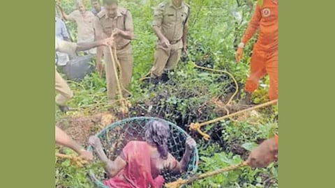 Fell into a well after slipping and remained trapped for 20 hours; Fire Force rescues housewife