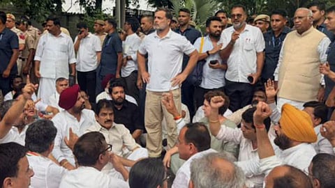 A protest led by the Congress is being held in front of the Prime Minister's residence.