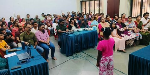 A musical tribute was organized under the auspices of the Trombay Township Fine Arts Club.