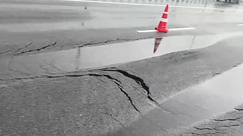 Cracks formed on the Lucknow-Kanpur Greenfield National Elevated Expressway.
