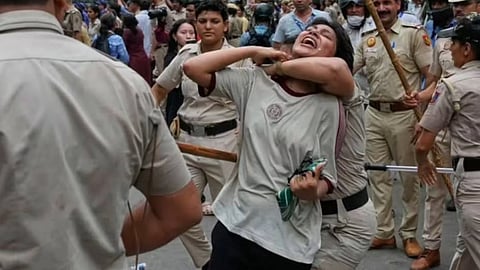 nhrc takes suo motu cognisance of delhi police attack students