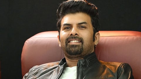 Sunny Wayne shares the chemical formula for ethanol; fans interpret it as opposition to the E20 policy
