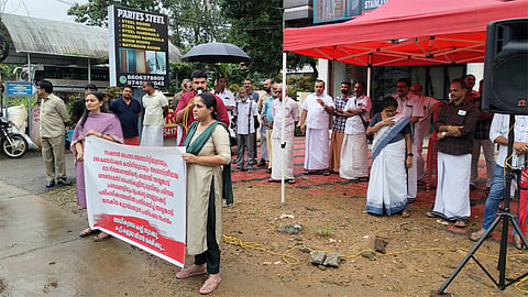 ദേശീയപാതയിലെ വെള്ളക്കെട്ട് പരിഹരിക്കാത്തതിൽ പ്രതിഷേധം