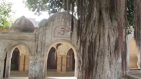 125 year old Pakistan Hindu temple demolished for Madrasa