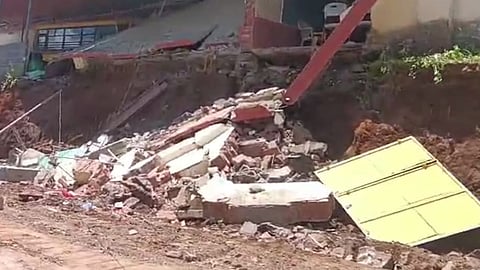 thrissur school building collapsed