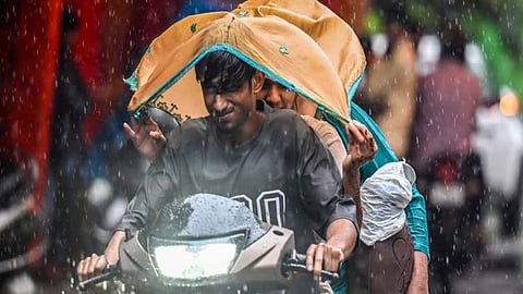 heavy rain continues in North India