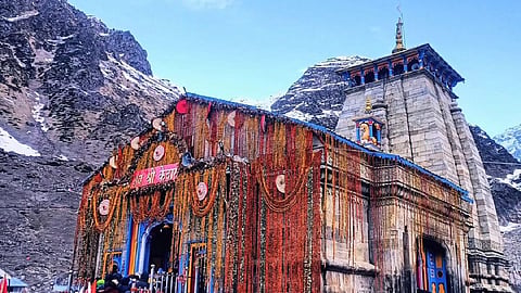 Landslide in Kedarnath; pilgrim dies.