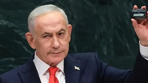 Netanyahu at the United Nations with a pager