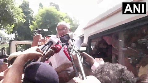 dyfi protest jantar mantar arrest