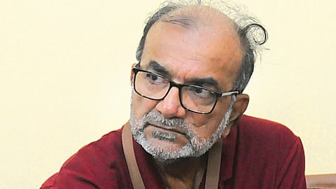 Ex-CPI(M) MP Bikash Bhattacharya home attacked kolkata