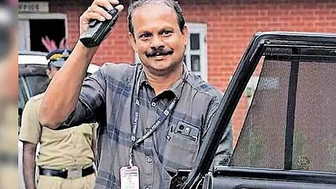 Former gunman rides in Pinarayi Vijayan's escort vehicle; Intelligence wing launches probe