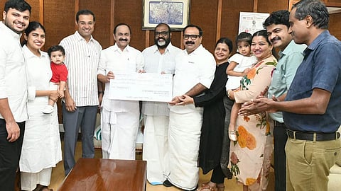 Another bus for KSRTC, courtesy of Angamaly; Rs 40 lakh handed over