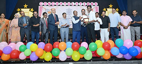 ഷാര്‍ജ ഇന്ത്യന്‍ അസോസിയേഷന്‍ വിദ്യാഭ്യാസ അവാര്‍ഡ് വിതരണം