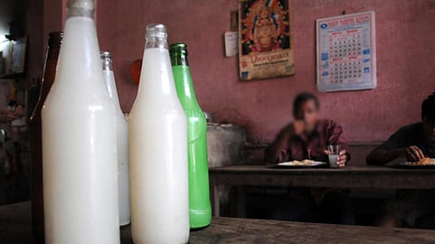 kerala hc lifts ban on women working in toddy shops