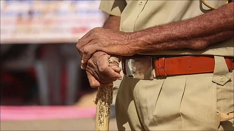 Cop held for raping and looting teenage sex worker