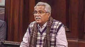 Form commission to enquire into recent flight take-off delays, emergency landings: CPI MP to Scindia