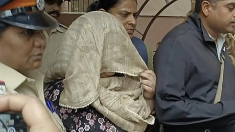 Anishka claimed her father was in contact with Sharad Pawar, Uddhav Thackeray