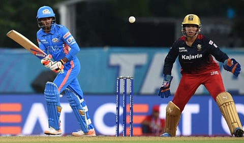 Amelia Kerr powers MI to four-wicket win over RCB in WPL