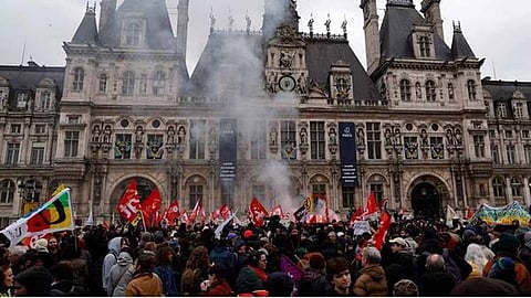 France's Constitutional Council approves higher pension age
