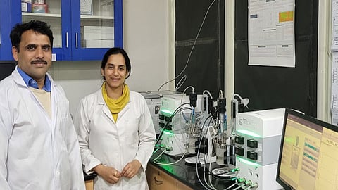 IIT-Mandi researchers identify microbial pairs to convert cellulose waste into useful chemicals