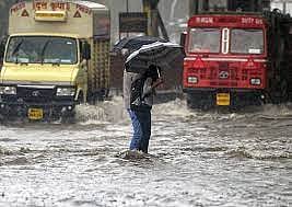 Rains lash Mumbai and suburbs; 1 person killed in tree fall incident