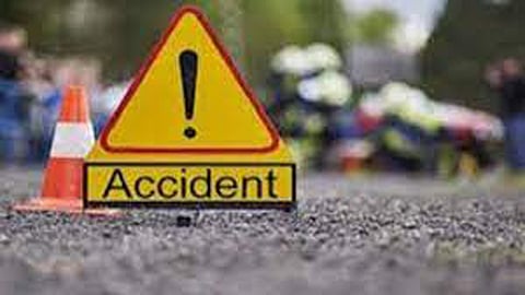 3 women killed as pick-up van collides with tractor in Ranchi   
