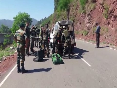 Jammu | IED recovered on J-K highway, defused by security personnel