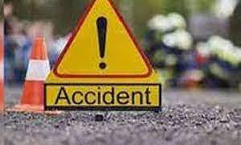 Two youth killed after scooter collides with tipper lorry in Kerala's Mavelikara