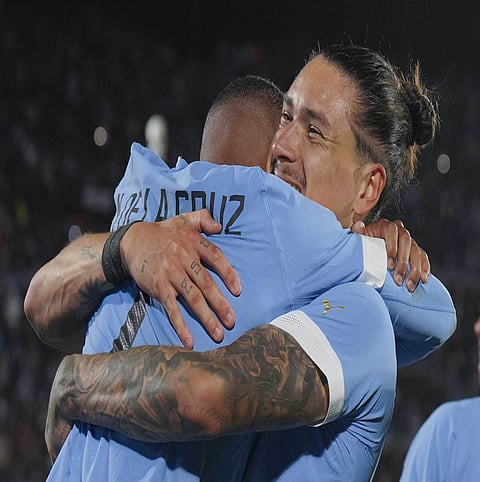 Neymar injured in Brazil's loss at Uruguay in World Cup qualifying