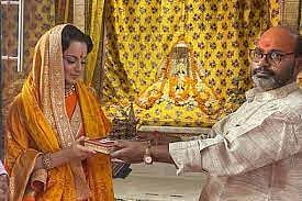 Kangana Ranaut visits Ram temple in Ayodhya ahead of 'Tejas' release