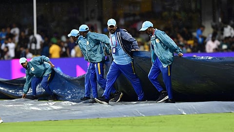 Pakistan pip New Zealand by 21 runs via DLS method to keep semis hopes alive