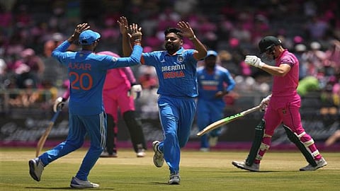 1st ODI: Arshdeep, Avesh skittle South Africa out for 116

With Pics