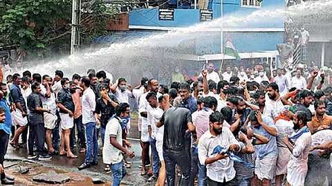Youth Congress protest turns violent in Kerala capital