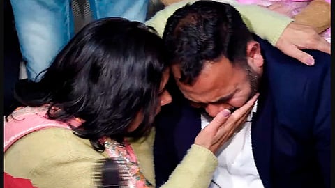AAP's Chandigarh mayor candidate Kuldeep Kumar breaks down after results of mayoral polls were announced.