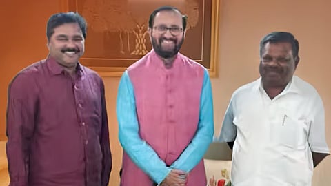 S Rajendran (Right) with BJP Kerala Prabhari Prakash Javadekar in New Delhi.